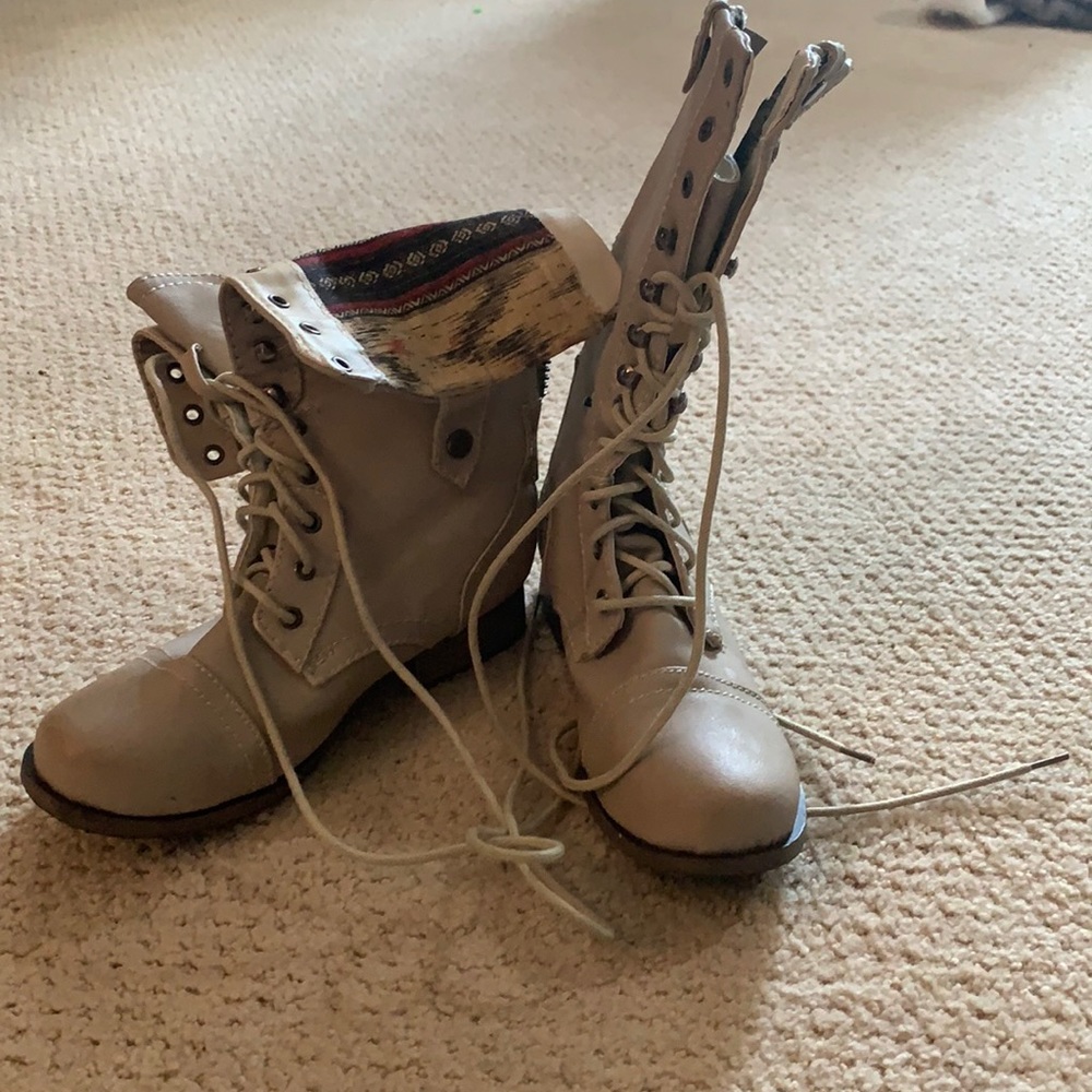 “Like New” Boots with Interior Detail